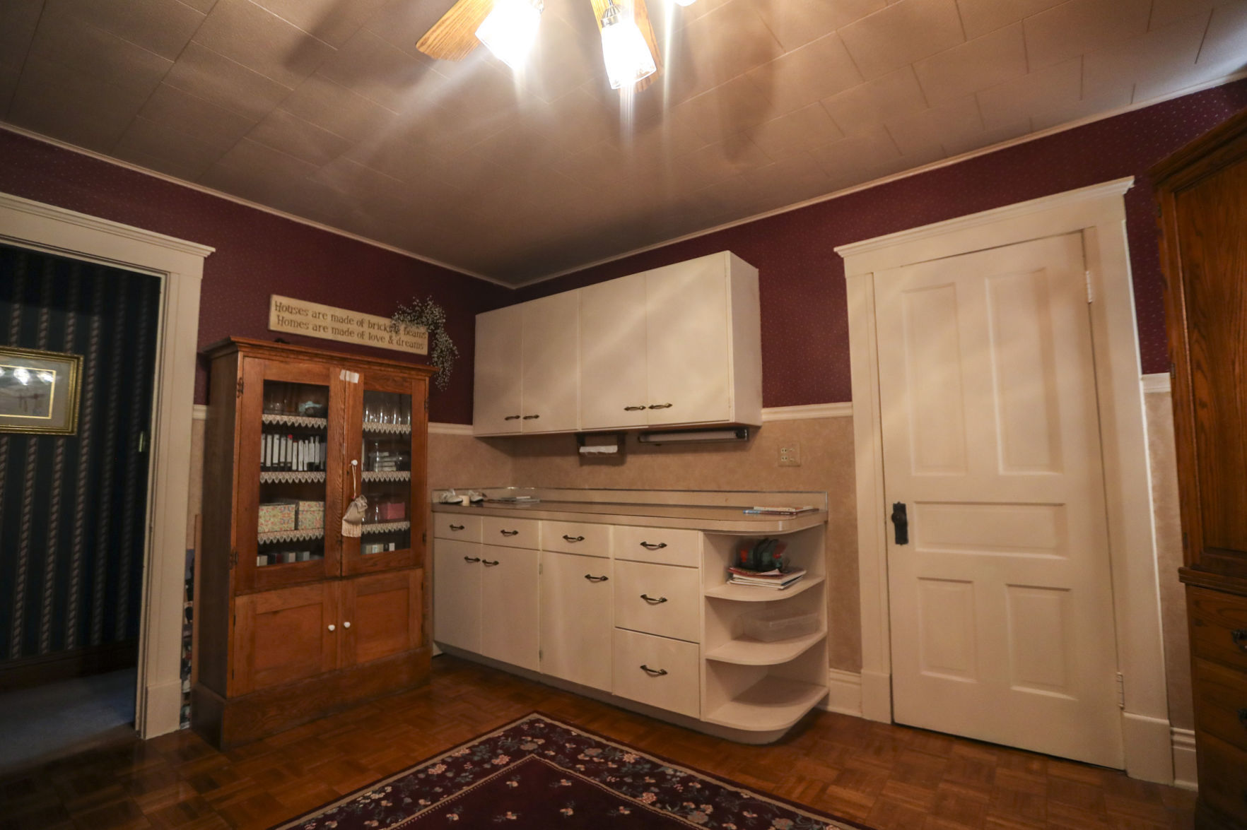 102418-Herges-Home-018